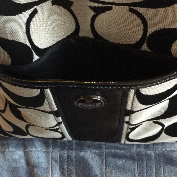 Coach purse - Picture 5 of 8
